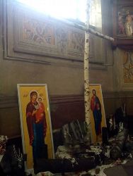 У Гарнізонному храмі Львова вшановано Хрест, який вцілів після обстрілів у зоні АТО.(ФОТО)